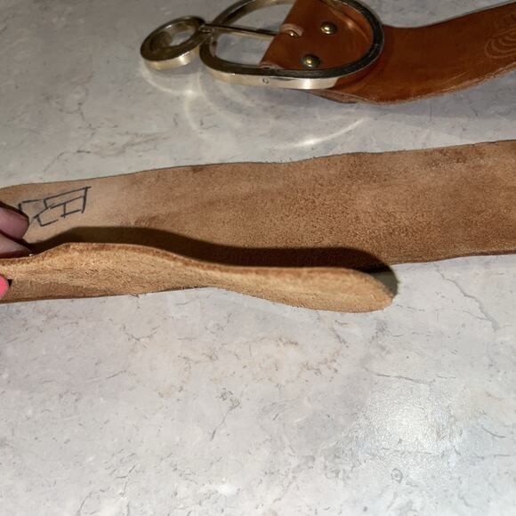 Vintage Tan LEATHER BELT Retro Boho SouthwesternSwirled ROUND BUCKLE WOMEN'S S-M - Picture 7 of 10